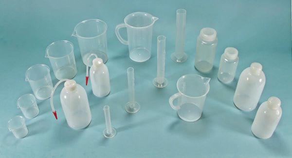 Plastic Labware Starter Kit - 17 Pieces